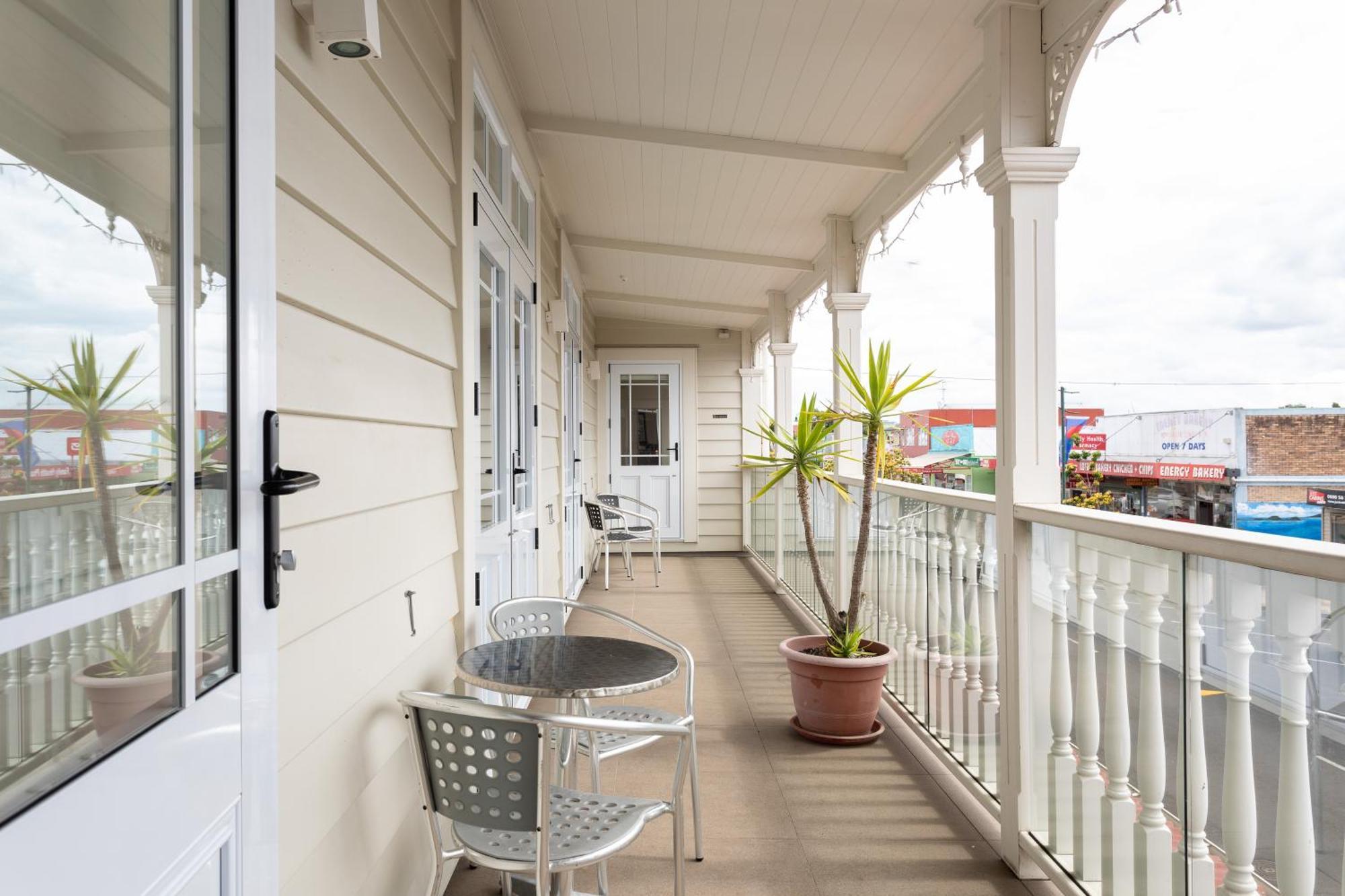 Tuakau Hotel Buitenkant foto