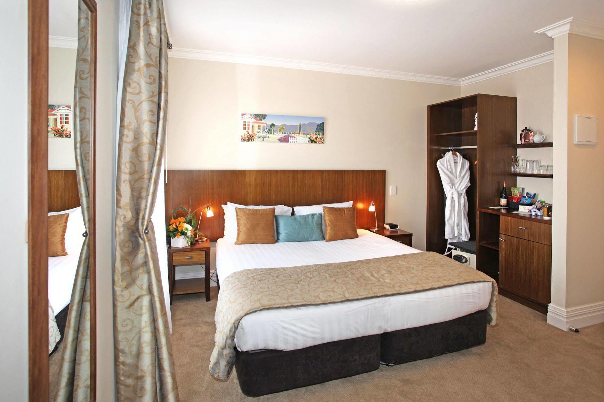 Tuakau Hotel Buitenkant foto